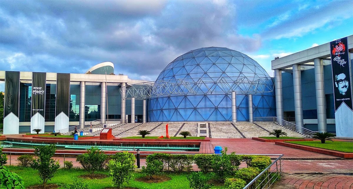 মহাকাশ ভ্রমণ যখন হাতের মুঠোয়: বঙ্গবন্ধু নভোথিয়েটার গাইড ২০২৬